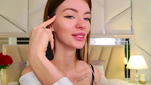 MeganMour live sex cam