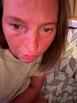 JustYourNormalCouple's cam snapshot