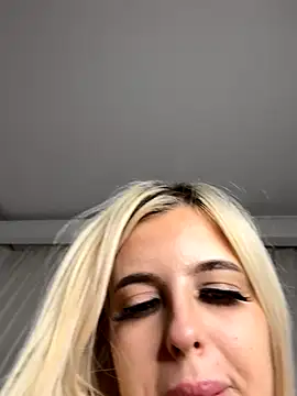 Steffi_Snowbunny's cam snapshot