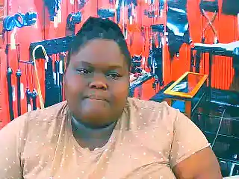 EbonyHotBuns's cam snapshot