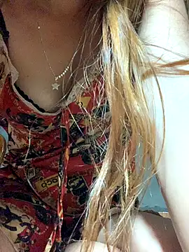 Tina_pusy's cam snapshot