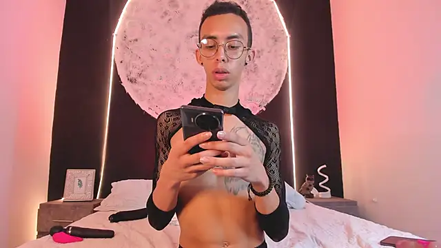 EthaanCox live sex cam