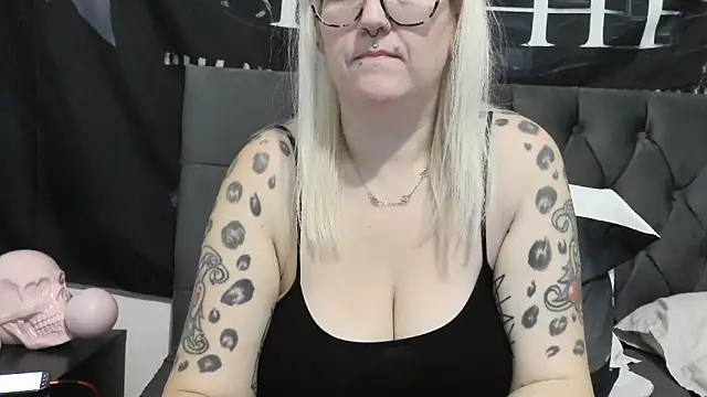 Sizzling_Indie36's cam snapshot