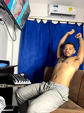 Kylian_Alessandro's cam snapshot