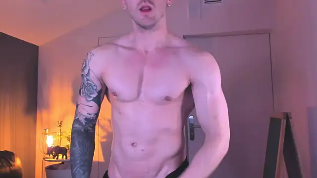 Oscar_Miller_'s cam snapshot