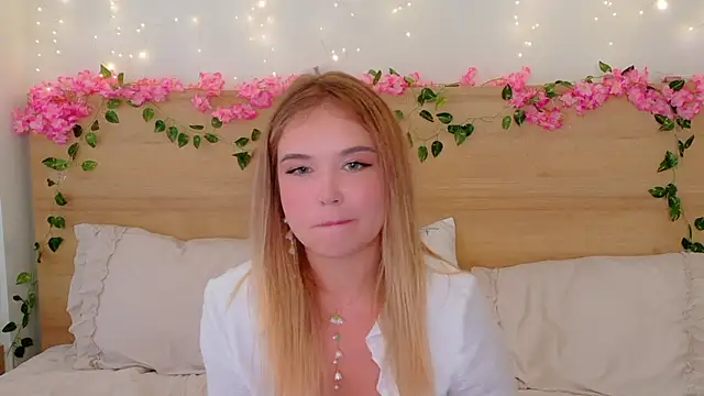 Lilith_Bonheur's cam snapshot