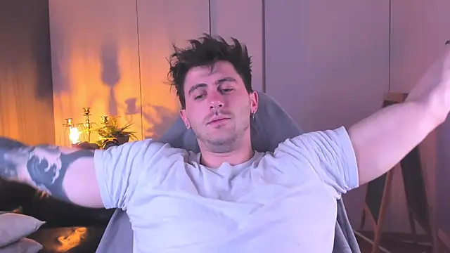 Oscar_Miller_'s cam snapshot