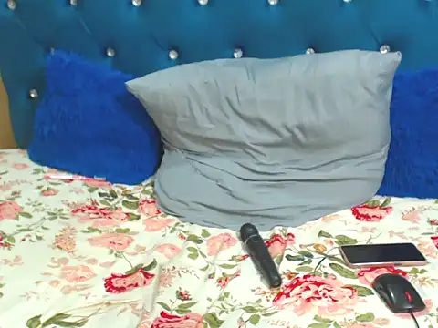 PrettyHeartz's cam snapshot