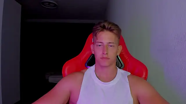 find0m_master's cam snapshot