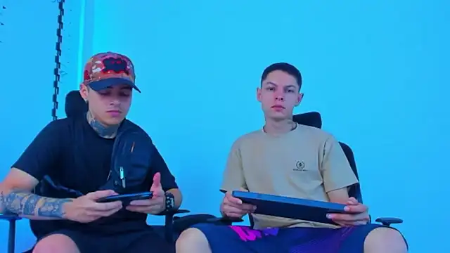 HOT_boy2025's cam snapshot