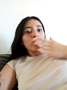 sweetlailaa's web cam