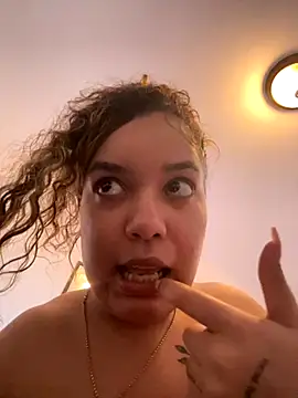 Brattybabexxx's web cam