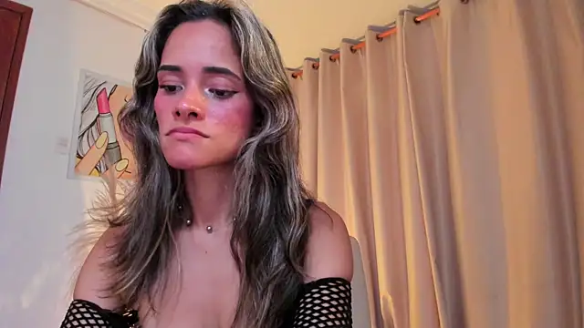 SkiinnyAna's cam snapshot