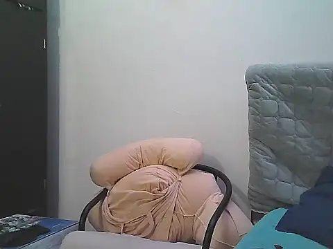 AlphaLatinoBear's cam snapshot