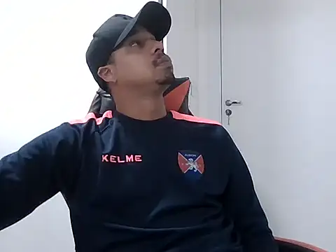 JUNINHOLEKEJR's cam snapshot