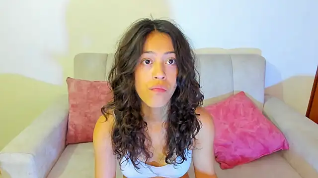 emily_jonessxx's cam snapshot