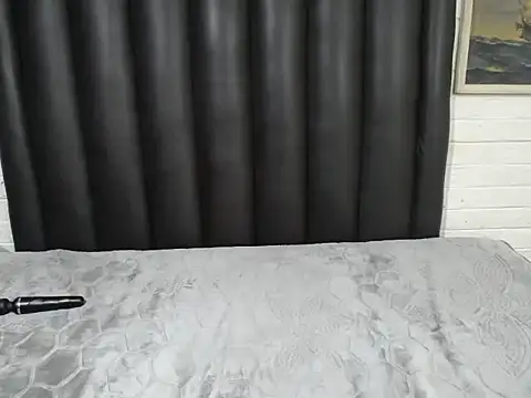 CandyBoobsXxx33's cam snapshot