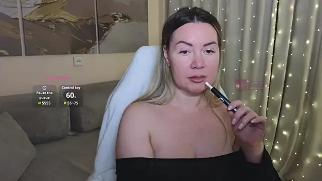 ElyaSoftTemptation's cam snapshot