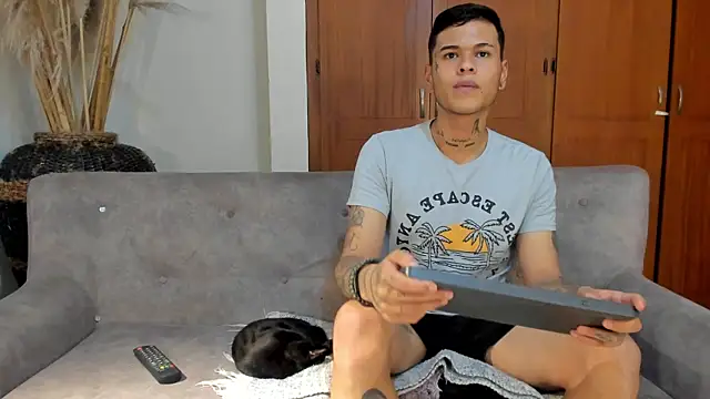 jamesinked_ live sex cam