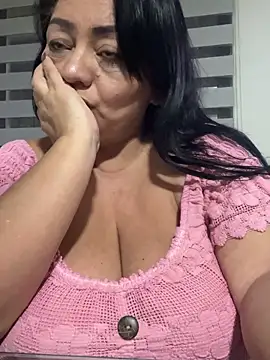 miaboobs19's cam snapshot