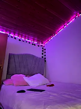 Mia_salinass's cam snapshot