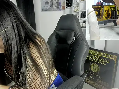 queen_findom1's cam snapshot