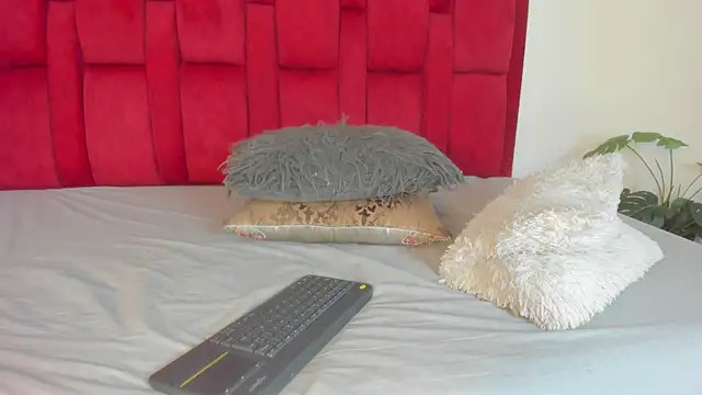 Hanna_lens's cam snapshot