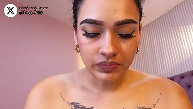 EMILYY_FOXY's cam snapshot