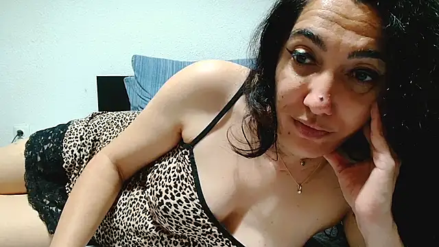 CharmingPearl's cam snapshot