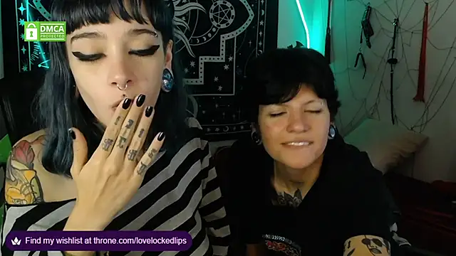 lovelockedlips live sex cam