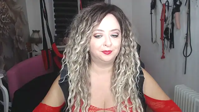 MISSwithDOLLS's cam snapshot