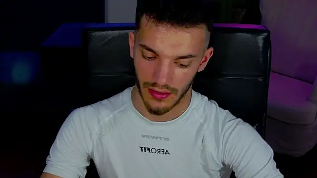 DominicValente's cam snapshot