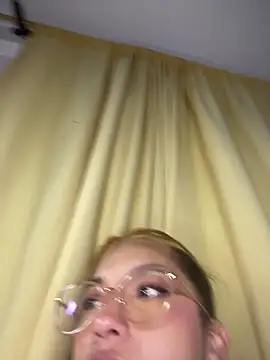 baby_lizy's cam snapshot