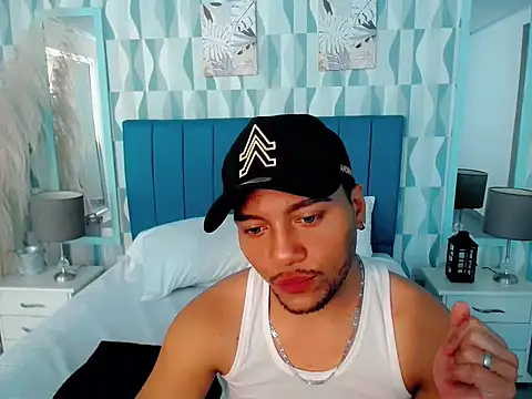 sebastian_cruz_'s cam snapshot