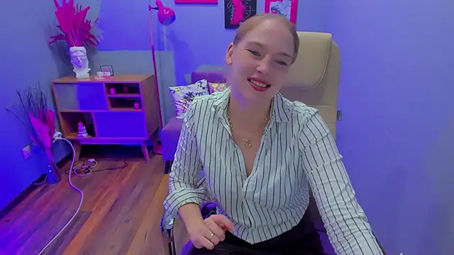 _fiona_Love's cam snapshot