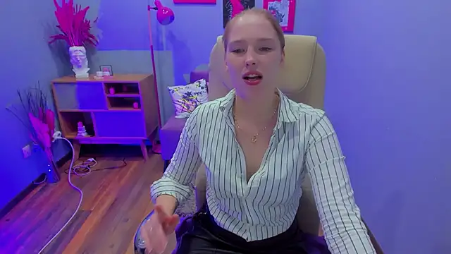 _fiona_Love's cam snapshot