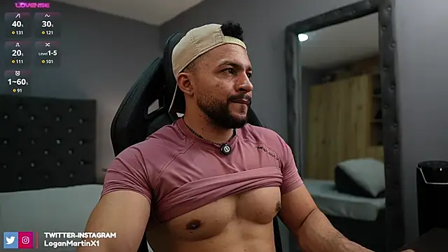 LoganMartinX live sex cam