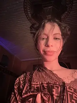 Queentaraf999's cam snapshot