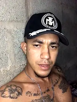 tattoos22's cam snapshot