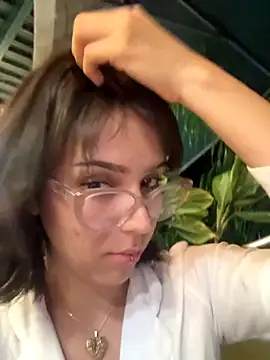 Adry_Bach_'s cam snapshot