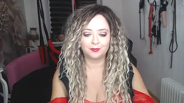 MISSwithDOLLS's cam snapshot