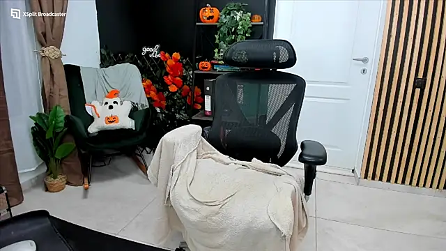 fireflowers_'s cam snapshot