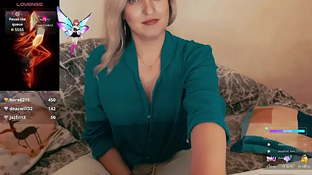 ElysonLang's cam snapshot