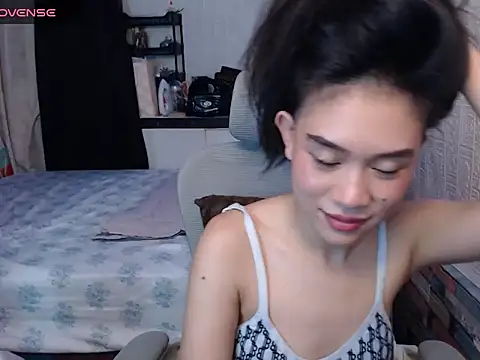 sweetmimi18's web cam