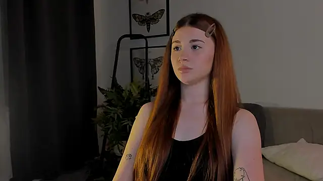 Freckle_Diyana's cam snapshot