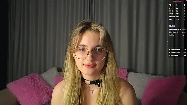 vivyboo111's cam snapshot