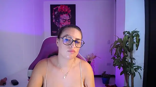 esmeraldaa230's cam snapshot