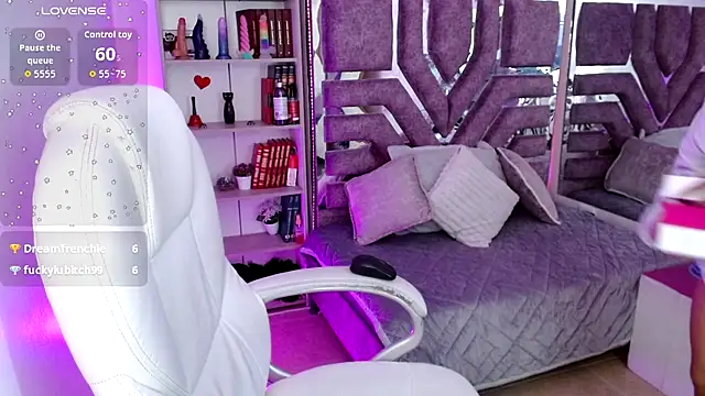 AliceWalker_11's cam snapshot