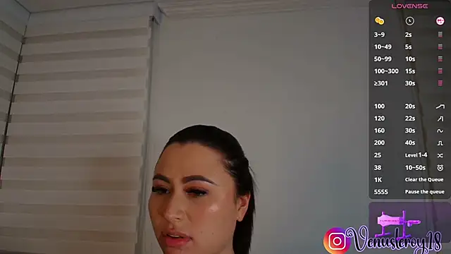 venusleroy_'s cam snapshot