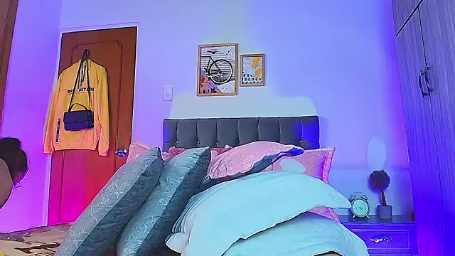 Cassie_fletcher_'s cam snapshot